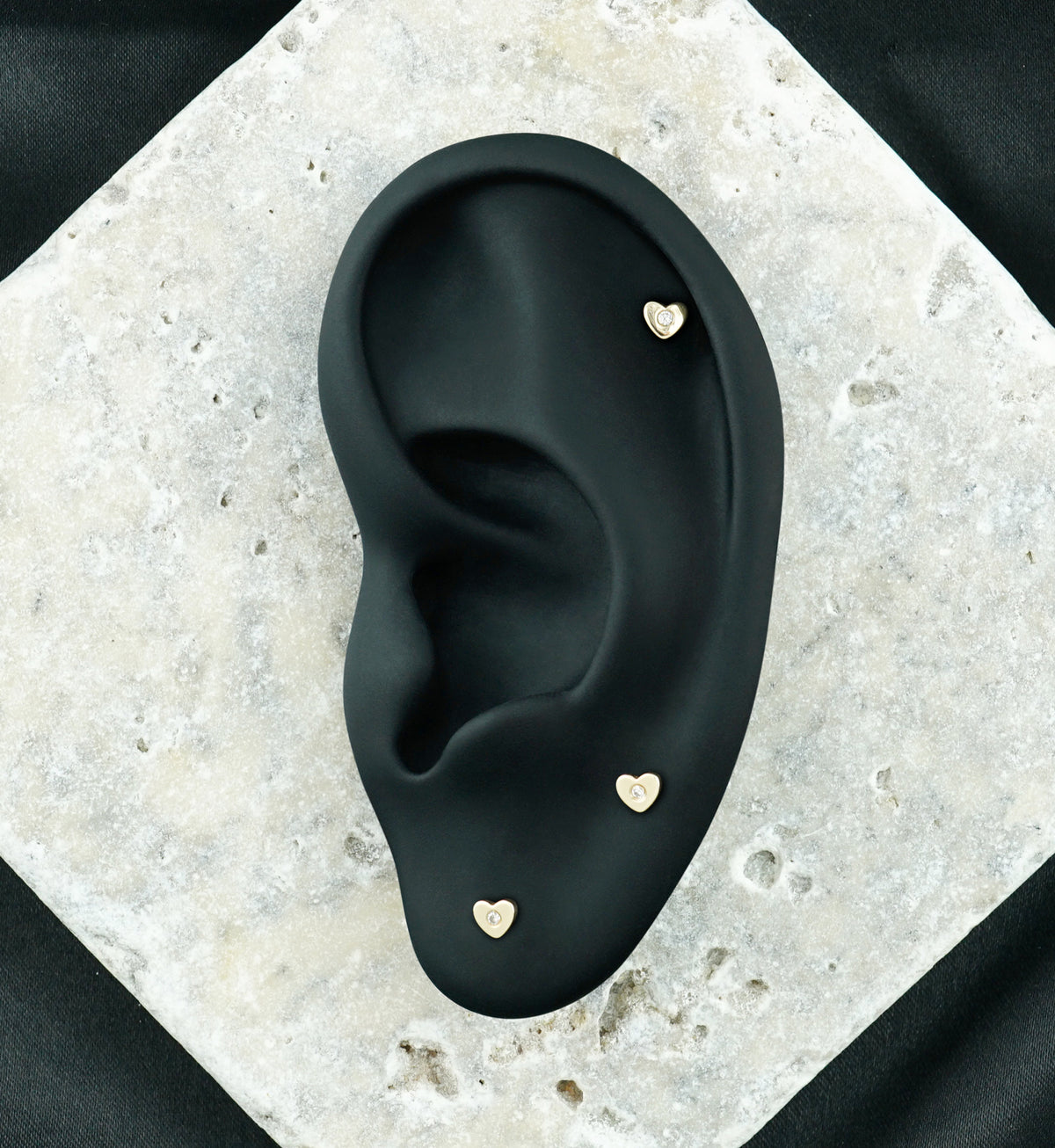 14kt Gold Heart Center Lab Grown Diamond Threadless Labret