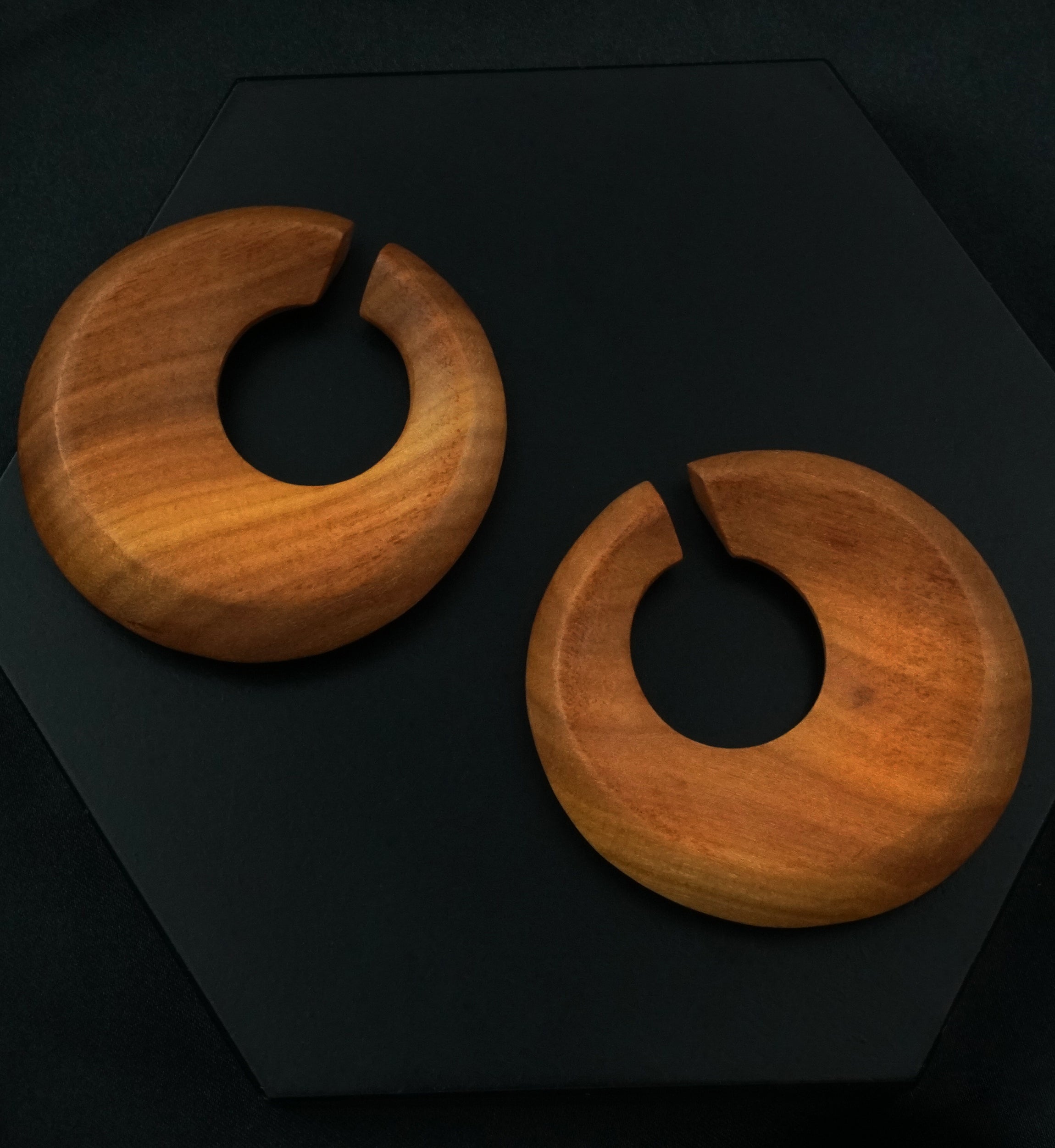 Annular Hoop Wooden Hangers