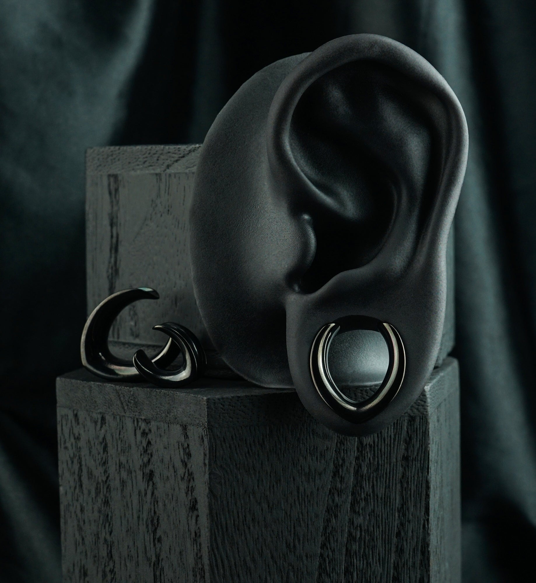 Black Veer Stainless Steel Saddles