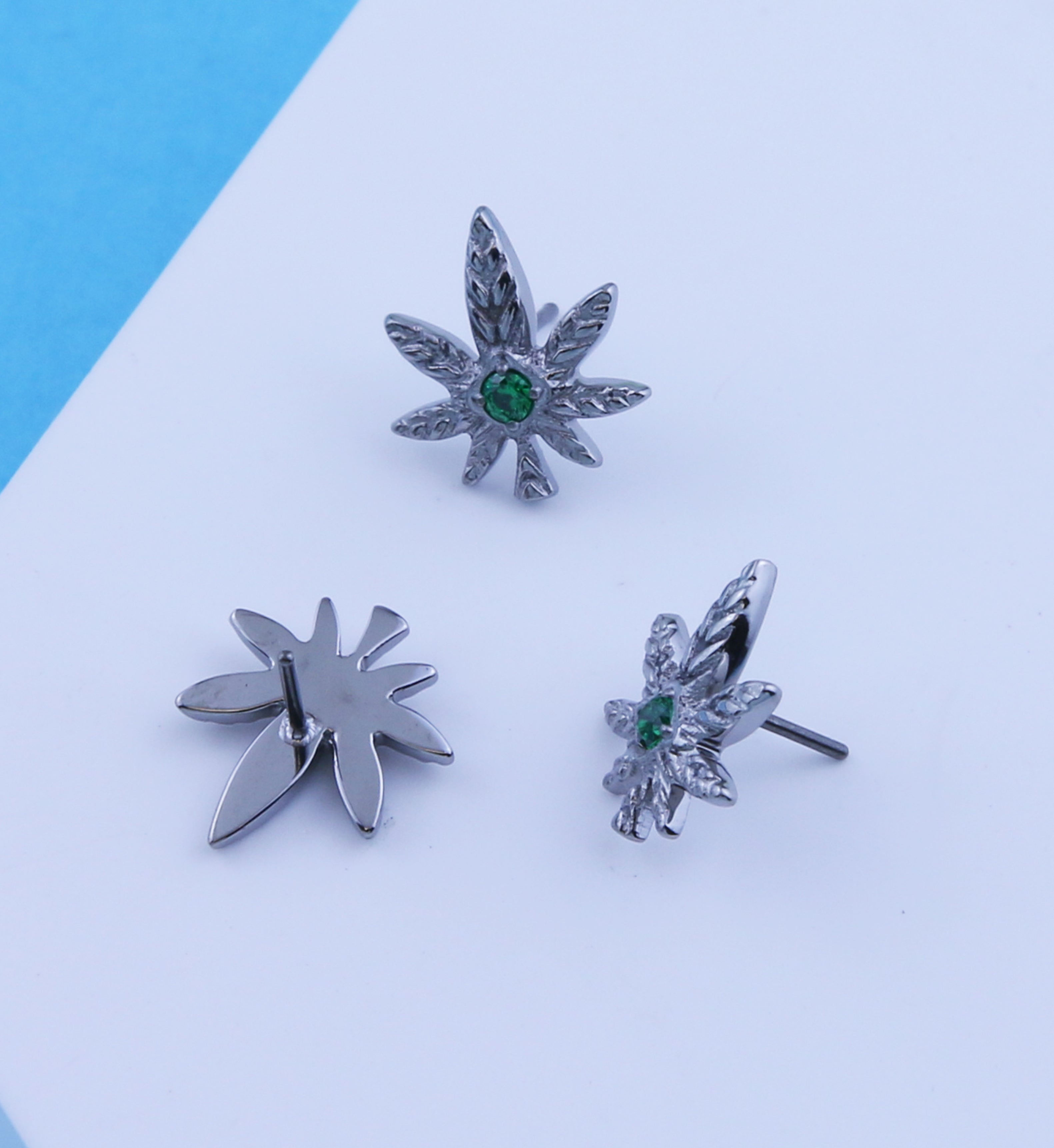 Hemp Leaf Green CZ Titanium Threadless Top