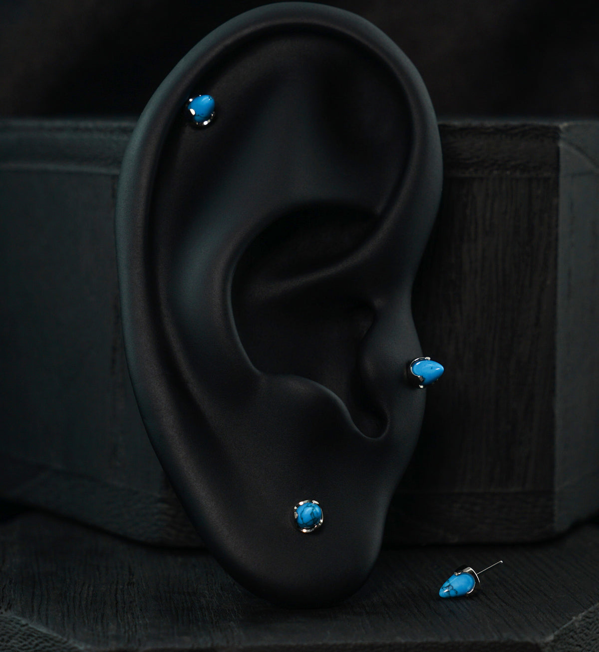 Howlite Turquoise Cone Titanium Threadless Top
