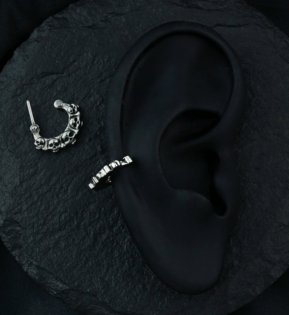 16G Silver Skulls Hinged Clicker Ring