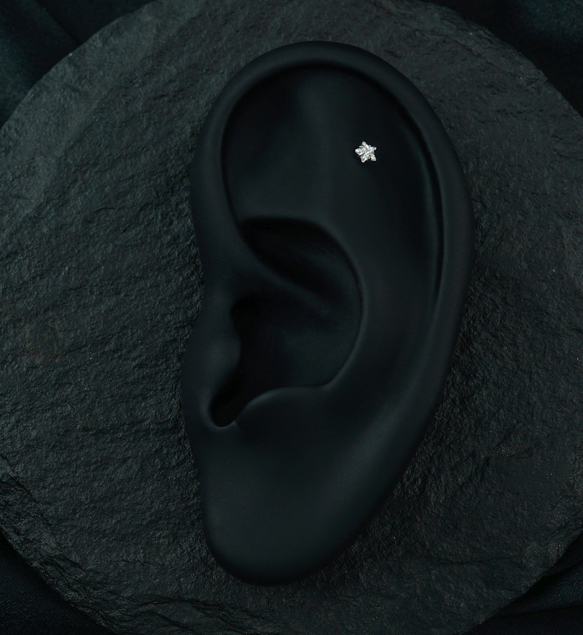 Star CZ Prong Titanium Internally Threaded Labret