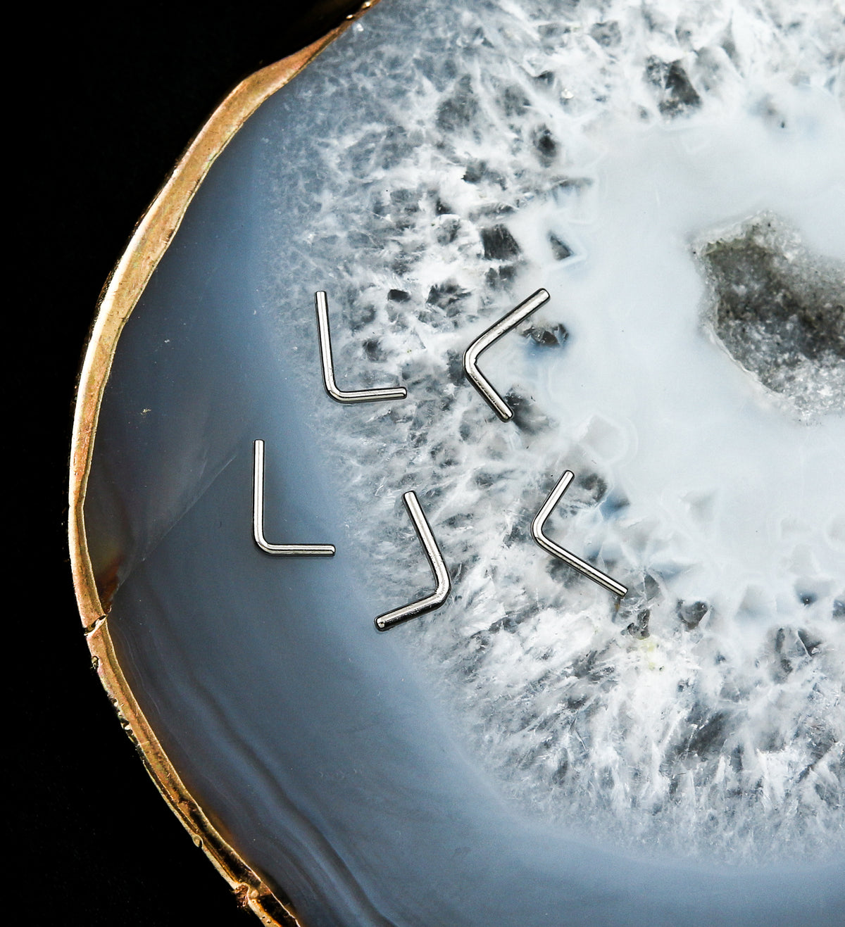 threadless-titanium-l-bend-nose-ring