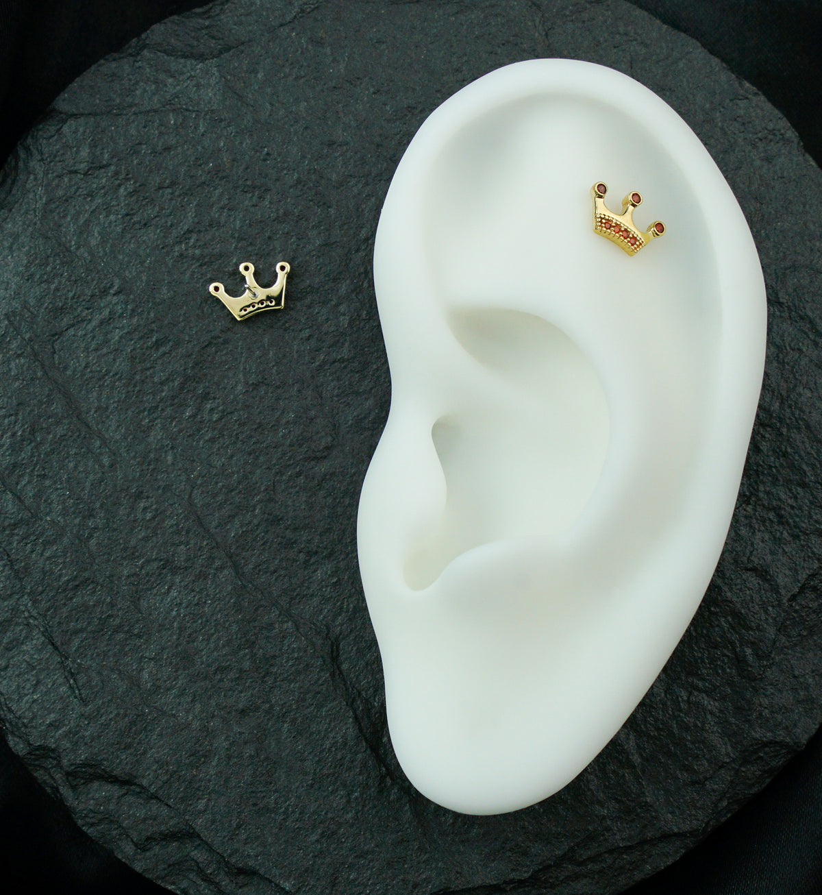 14kt Gold Crown Garnet CZ Threadless Top