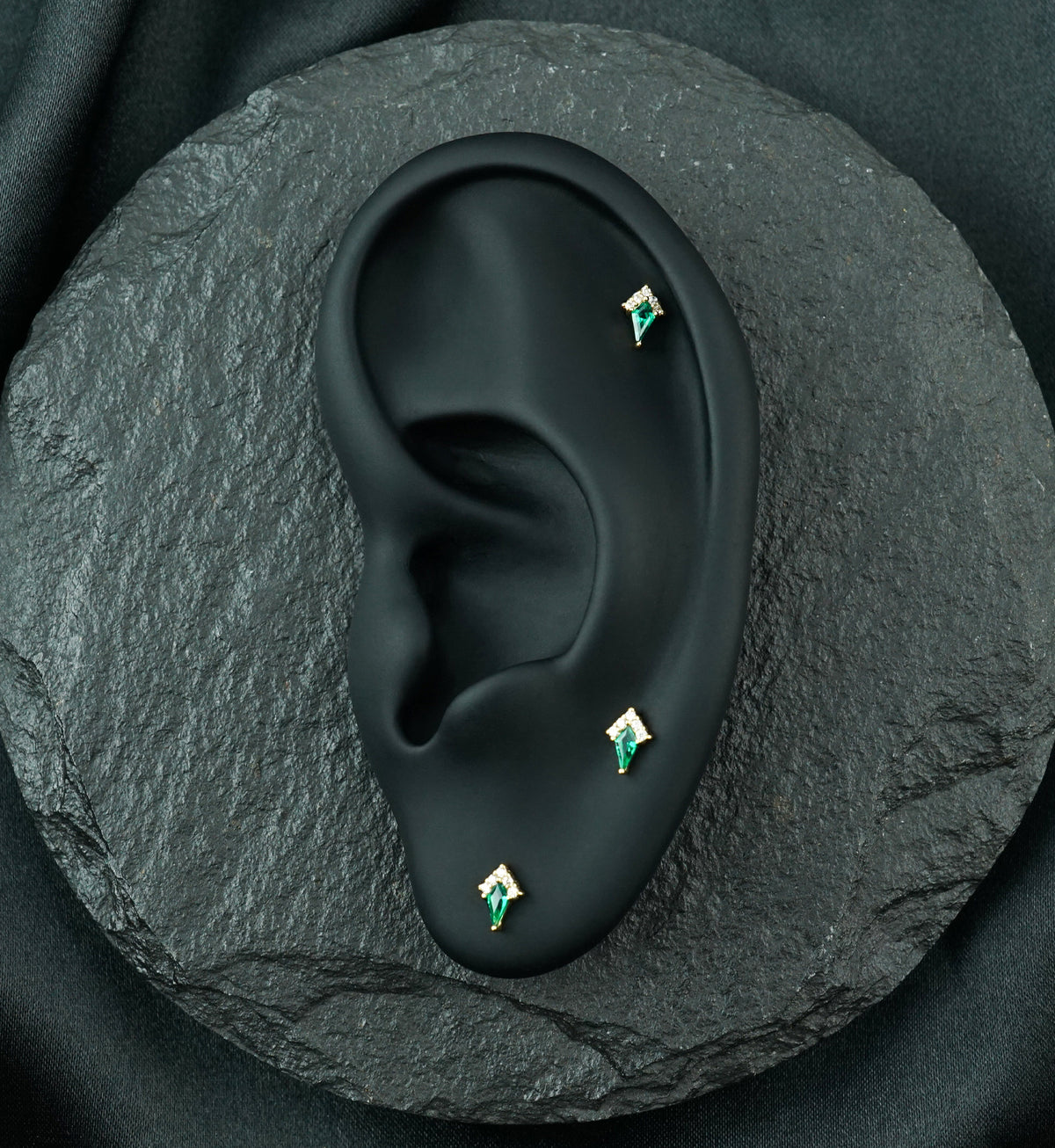 14kt Gold Harlequin Emerald CZ Threadless Top
