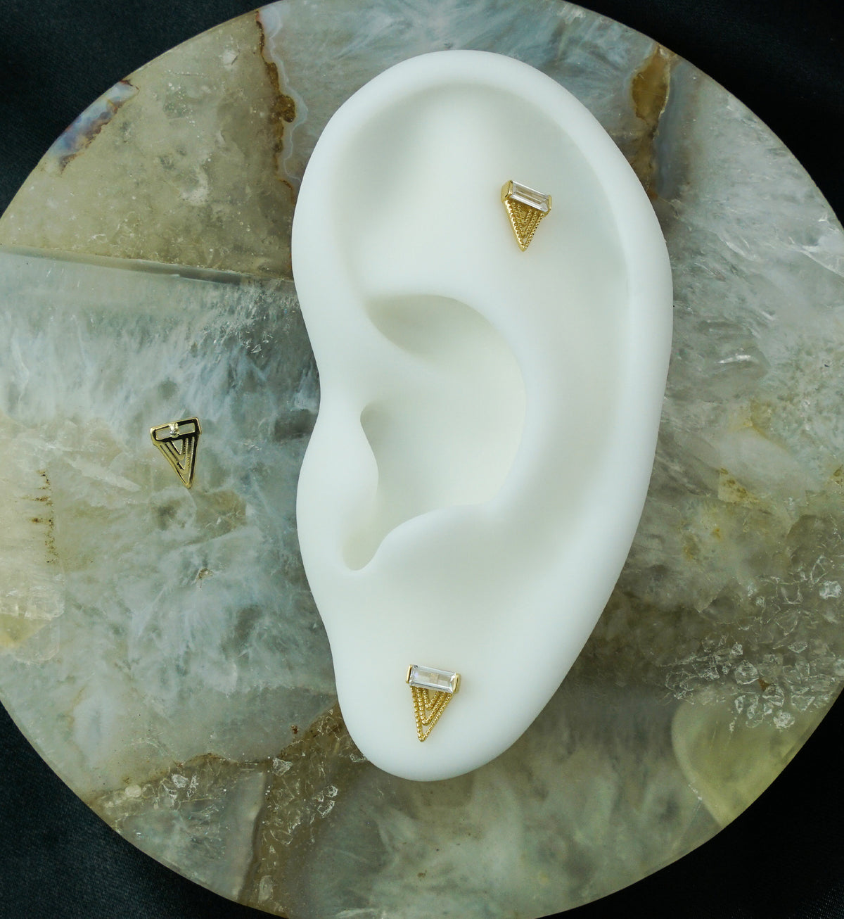 14kt Gold Tri-Layered Point Baguette CZ Threadless Top