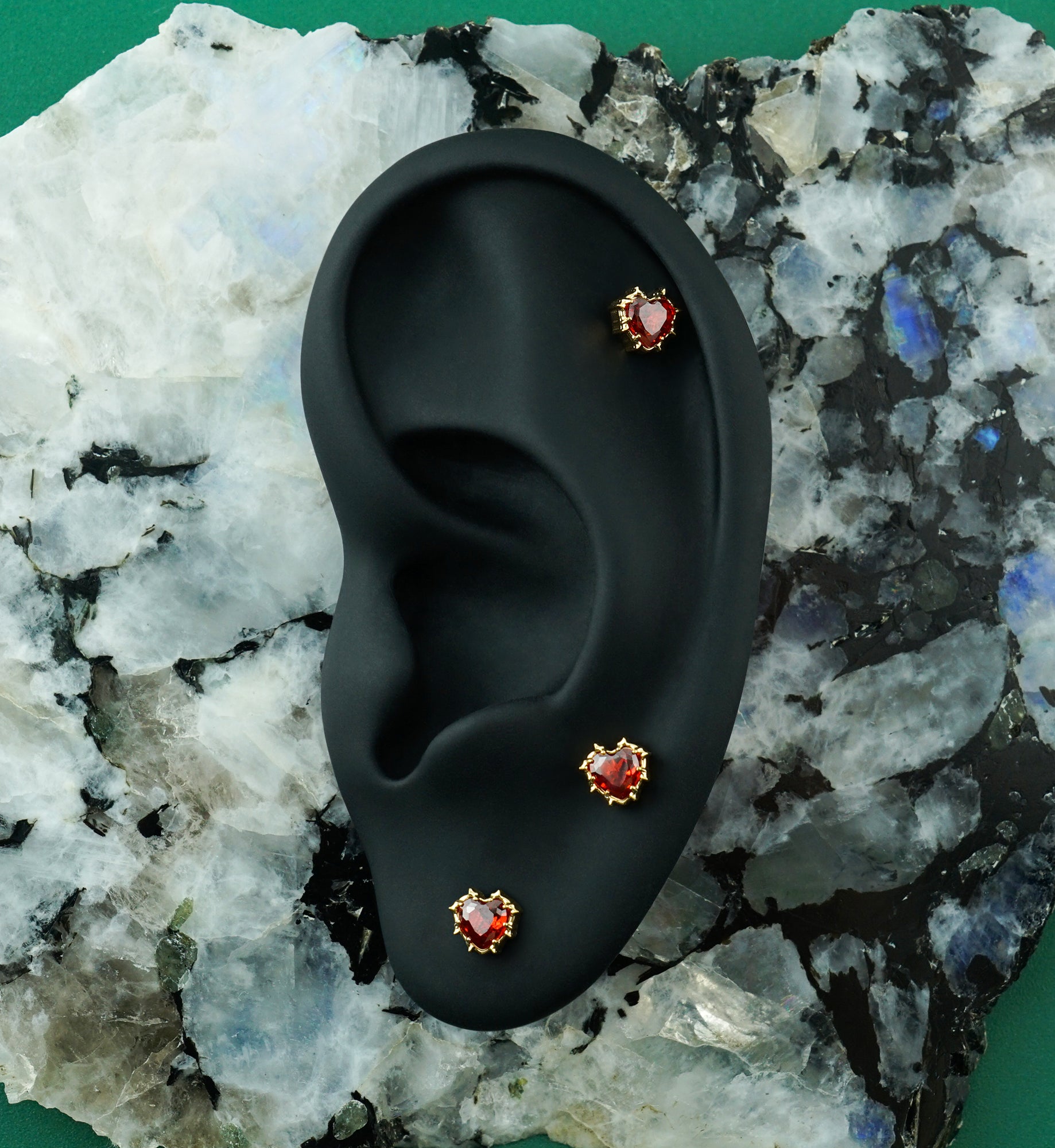 24kt Gold PVD Barbed Heart Garnet CZ Titanium Threadless Top