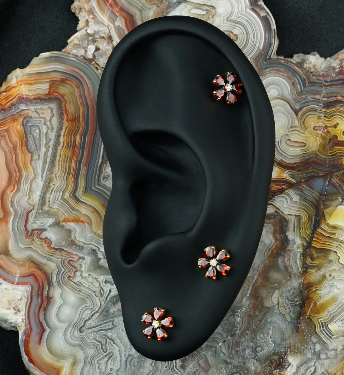 24kt Gold PVD Myosotis Garnet CZ Titanium Threadless Top