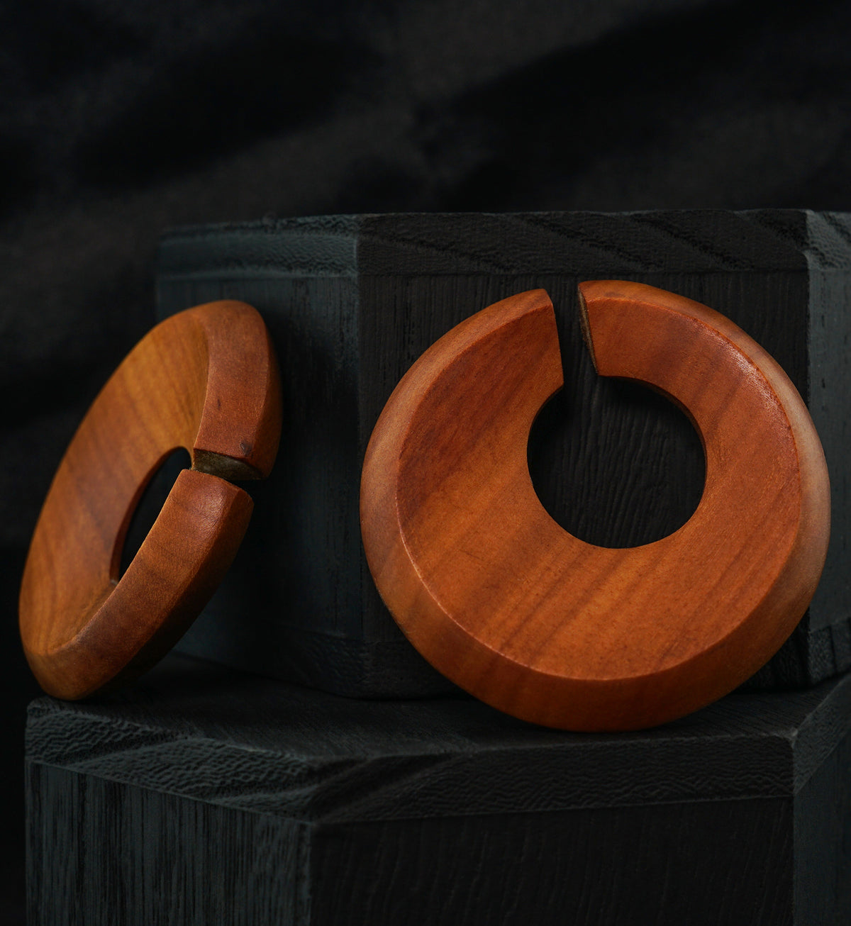 Annular Hoop Wooden Hangers