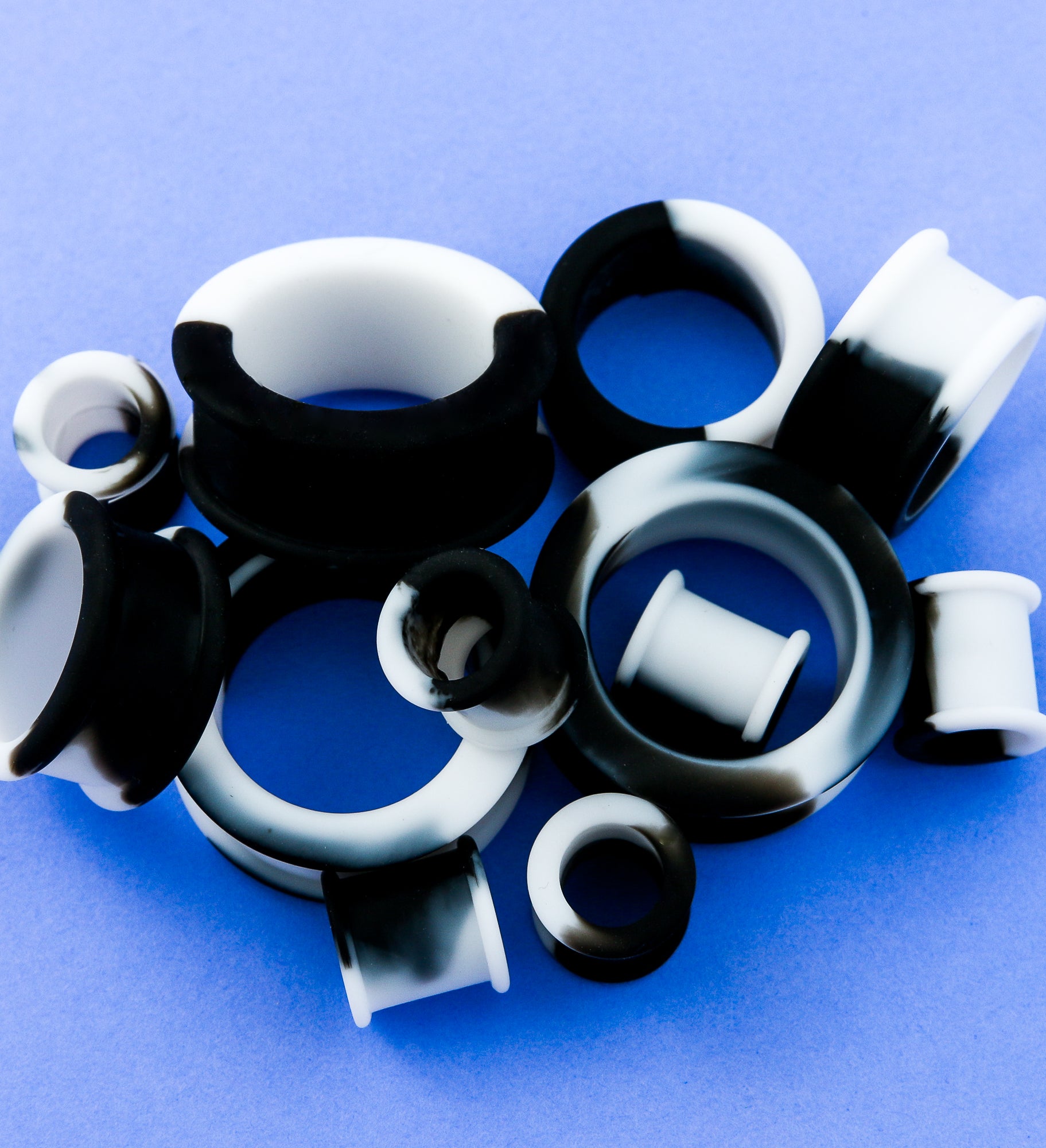 Black And White Double Flare Silicone Tunnel Plugs