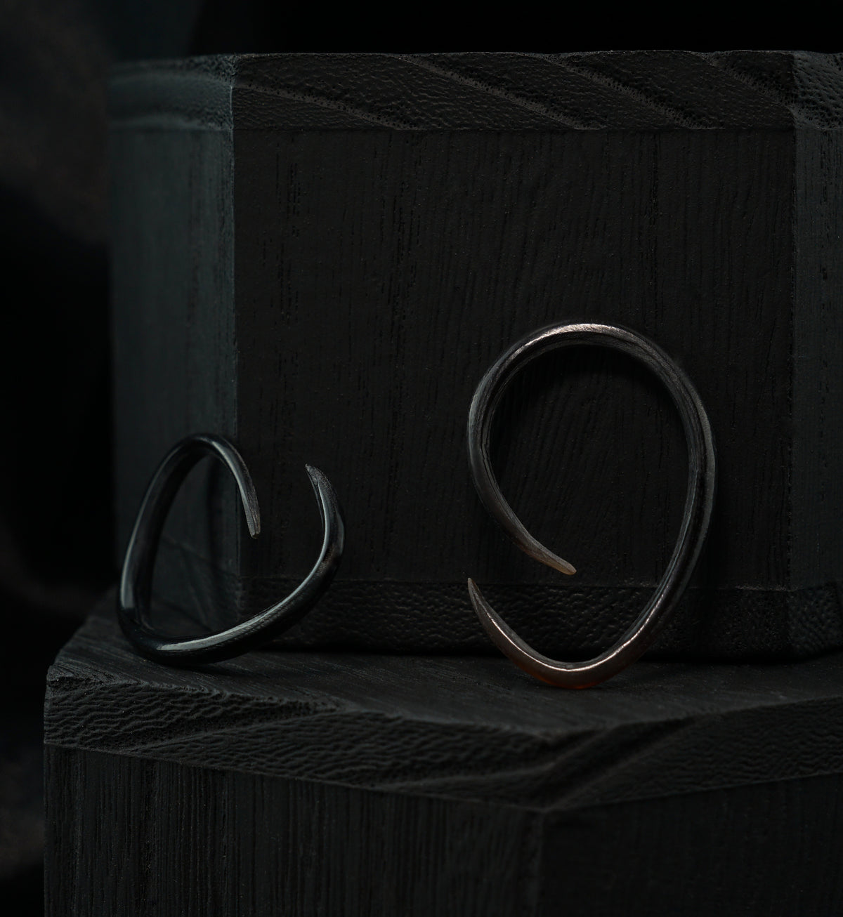 Black Horn Ovaloid Spirals