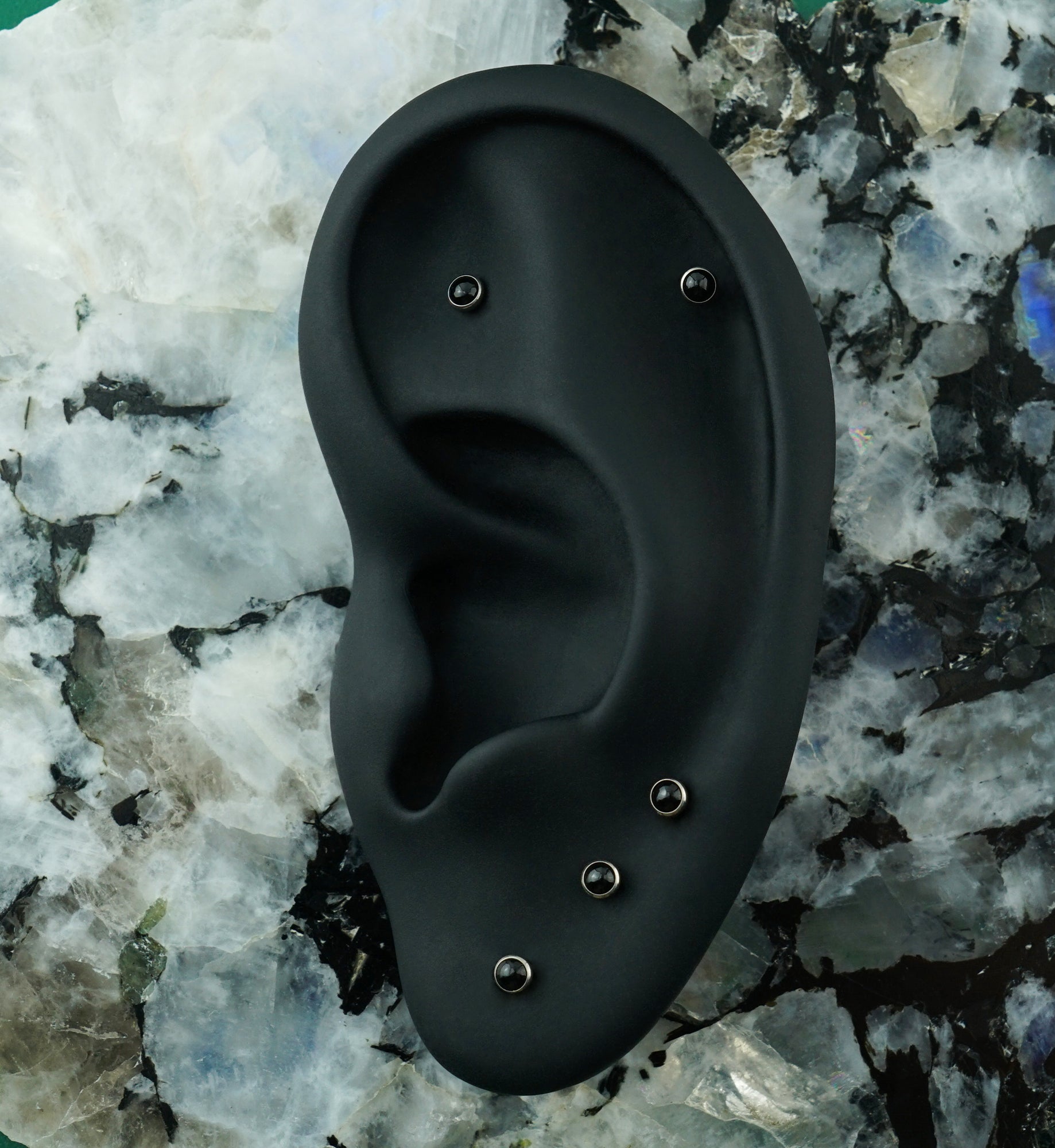 Black Onyx Stone Titanium Internally Threaded Labret