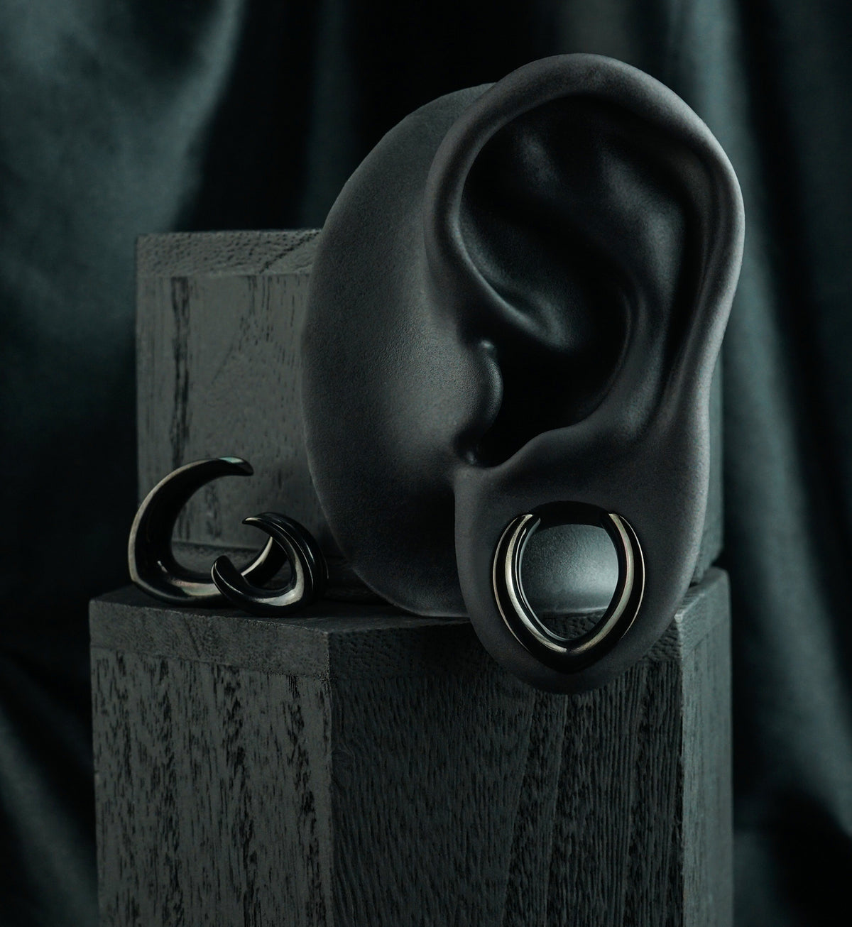 Black Veer Stainless Steel Saddles