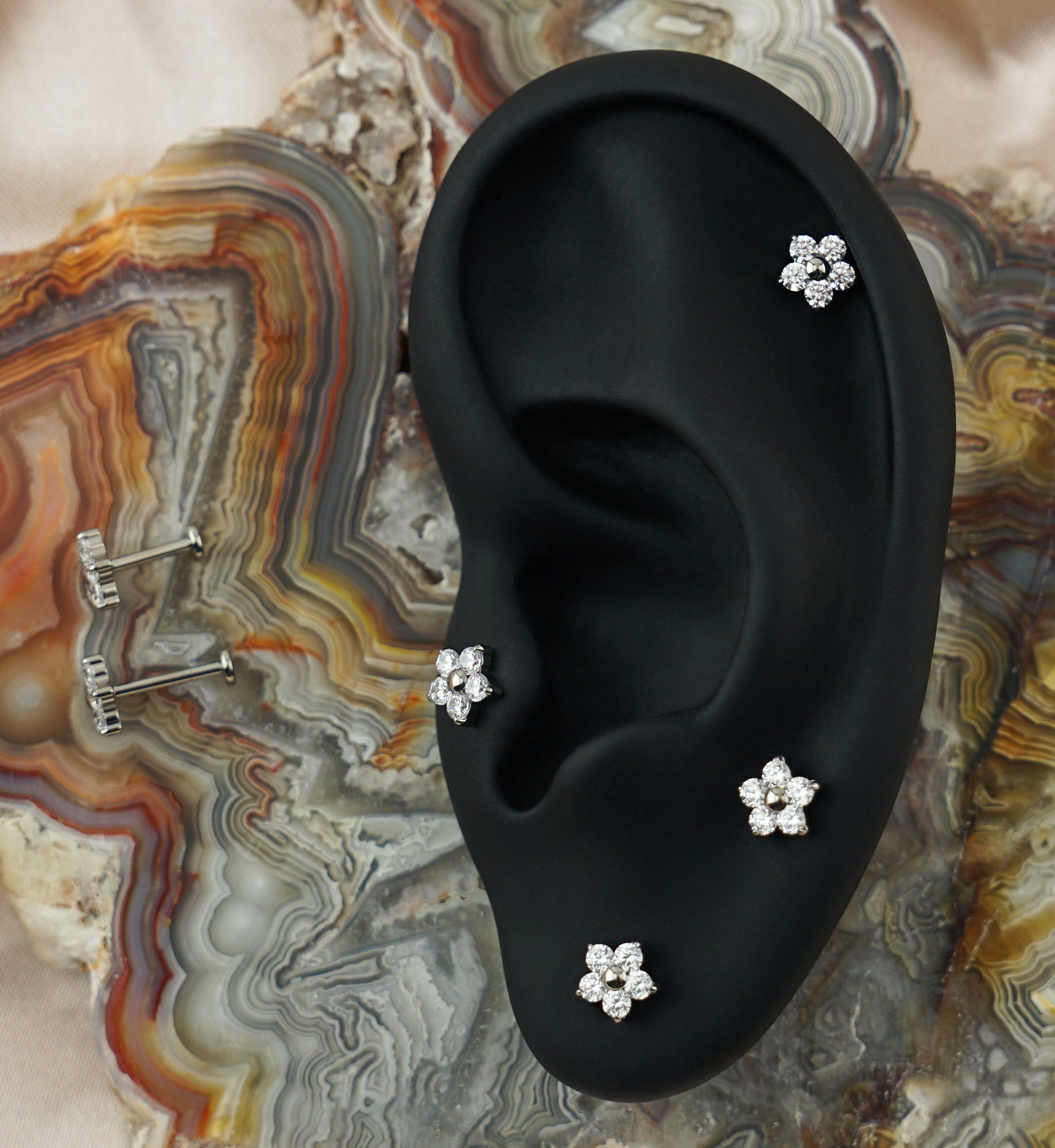Daisy CZ Titanium Threadless Labret