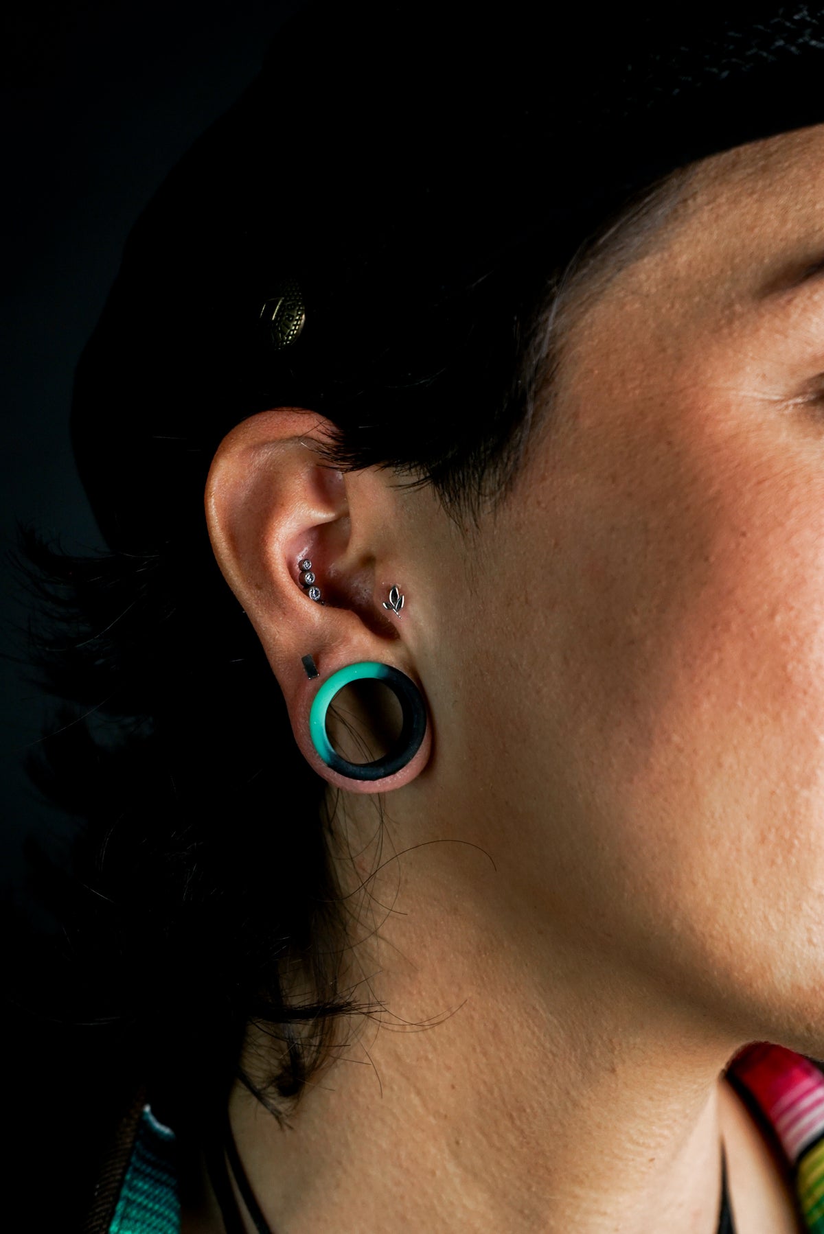 Emerald And Black Double Flare Silicone Tunnel Plugs