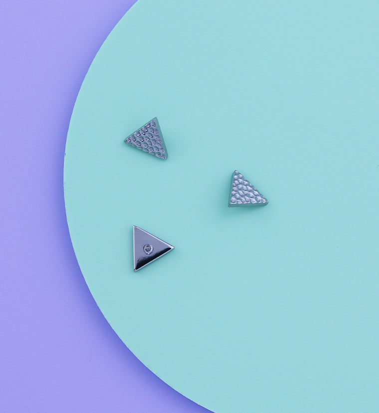 Hammered Triangle Titanium Internally Threaded Top