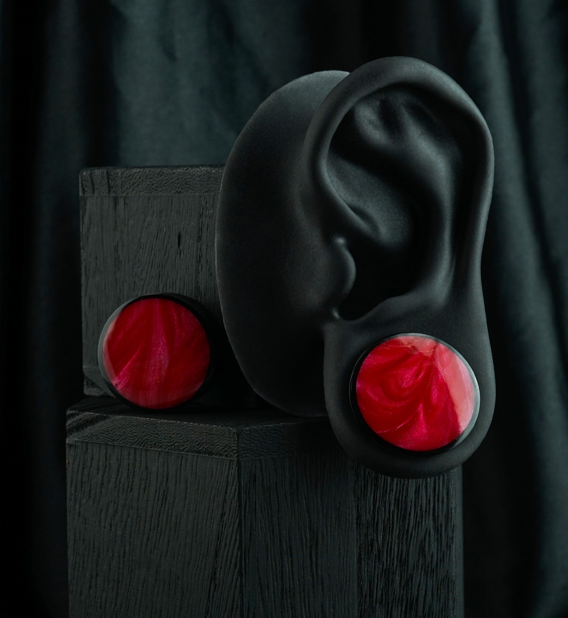 Horn Plugs With Pink Resin Inlay
