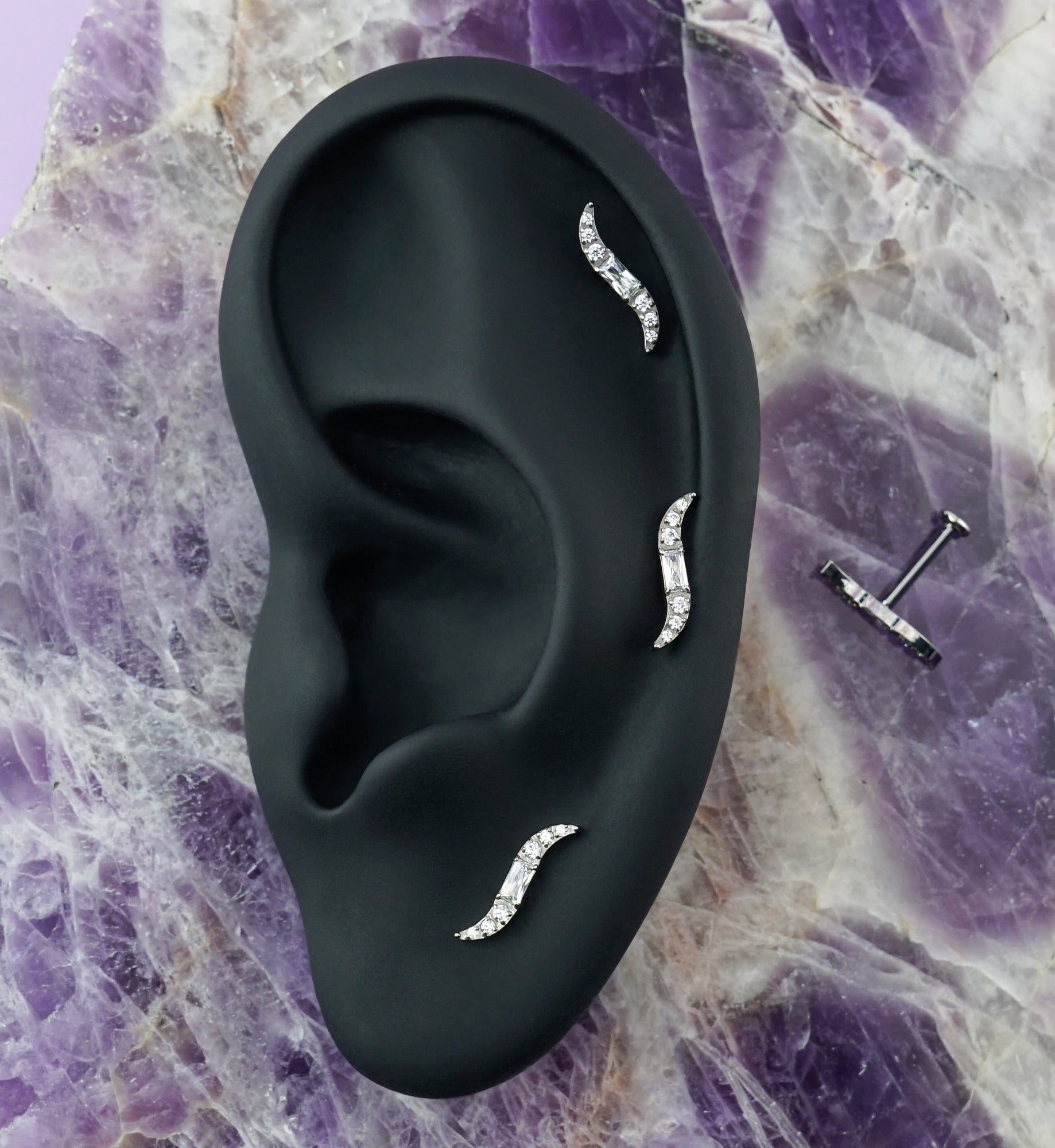 Integral CZ Titanium Internally Threaded Labret
