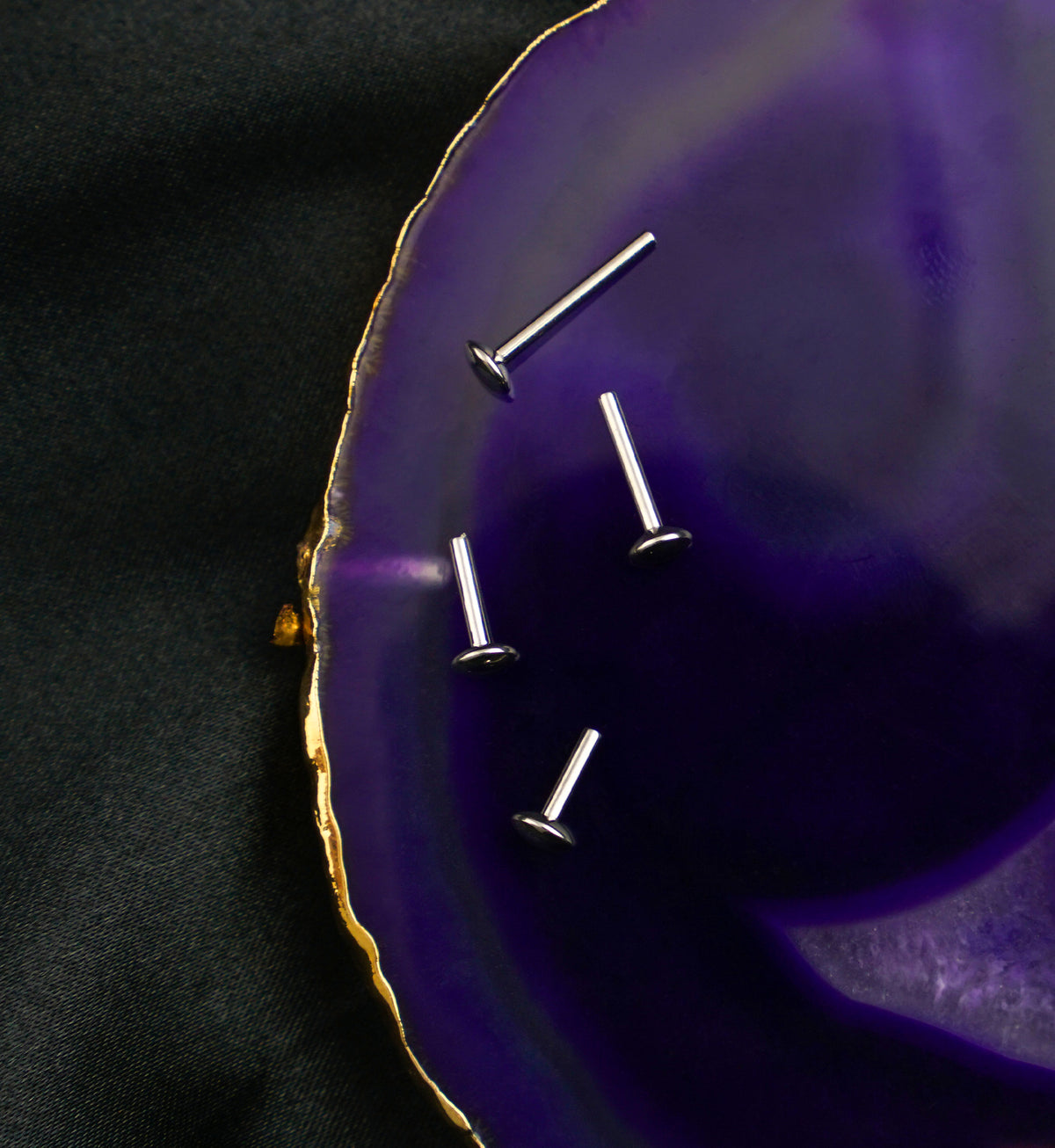 Internally Threaded Titanium Convex Back Labret (Post Only)