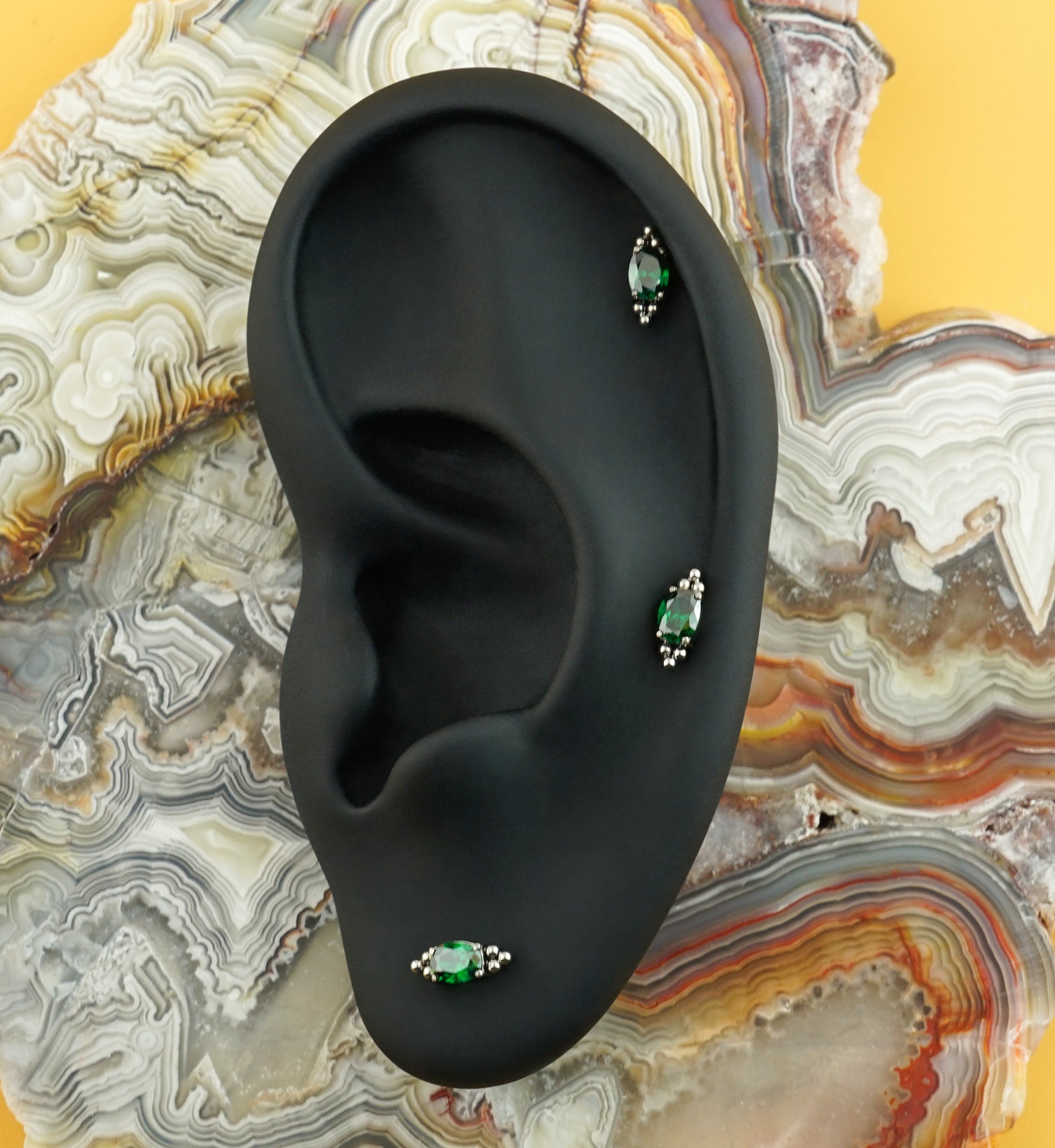 Lamp Post Emerald CZ Titanium Threadless Top