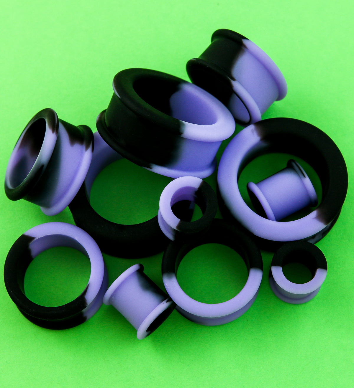 Lavender And Black Double Flare Silicone Tunnel Plugs