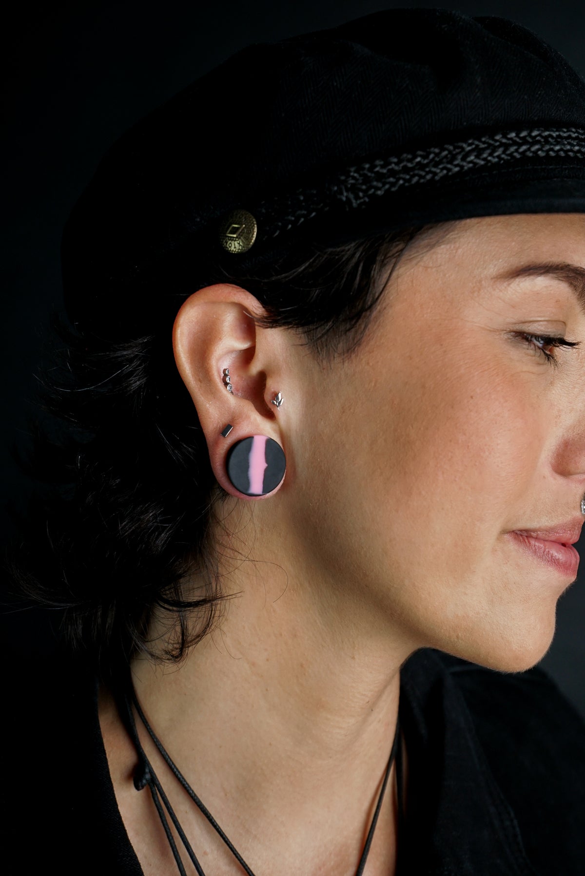 Pink And Black Double Flare Silicone Plugs