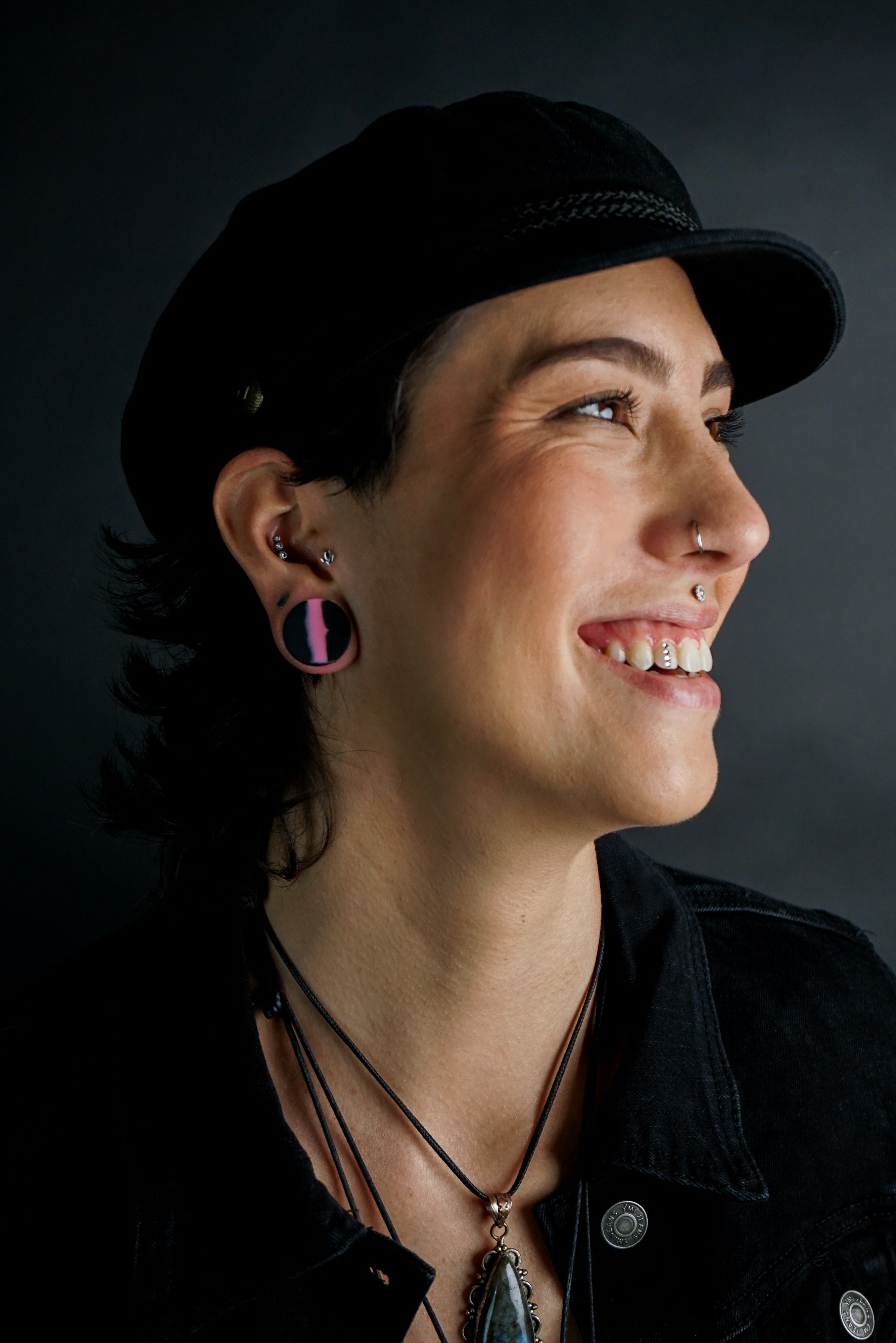 Pink And Black Double Flare Silicone Plugs