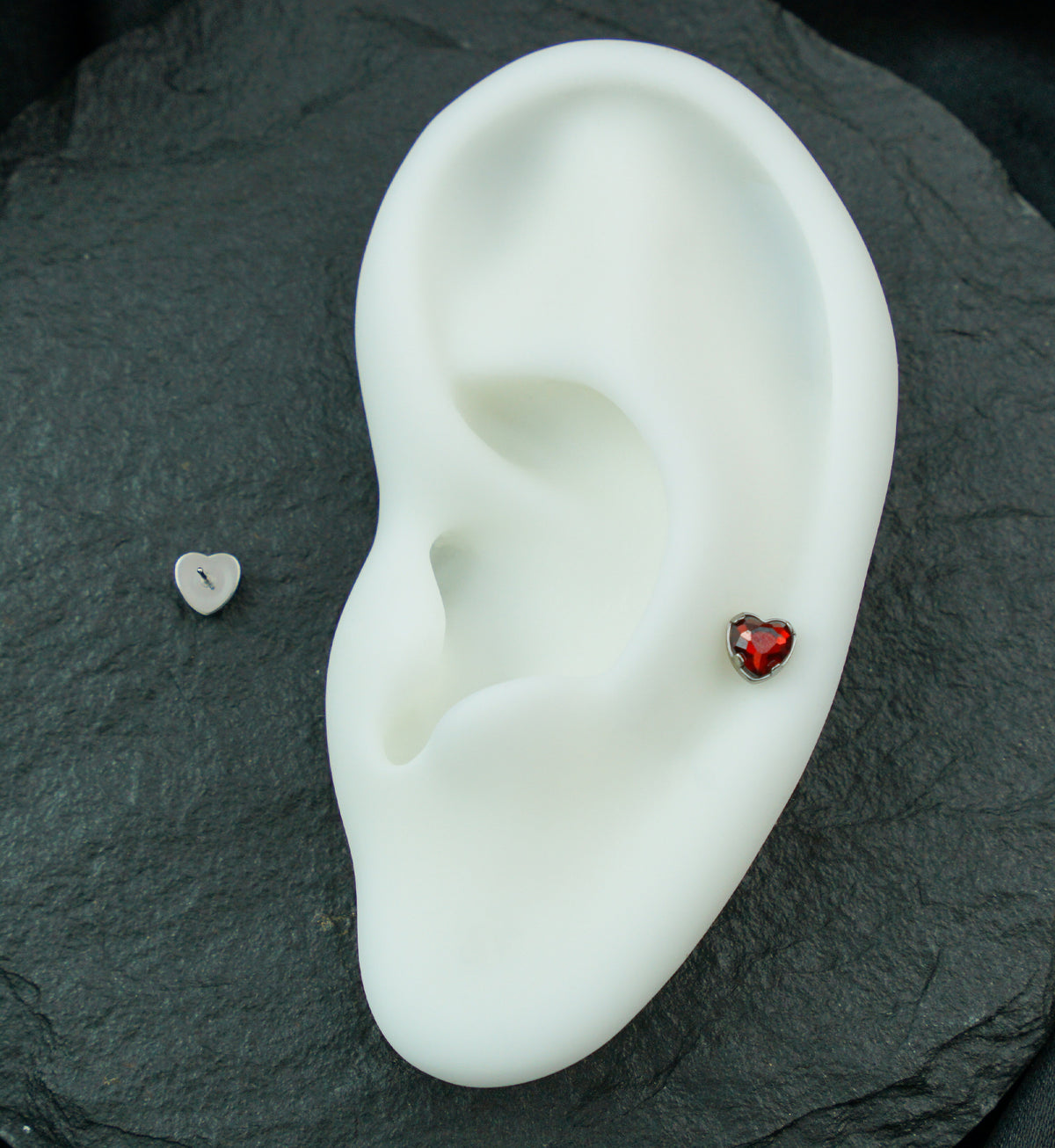Prong Heart Garnet CZ Titanium Threadless Top