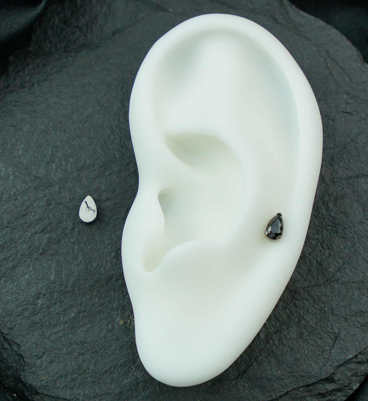 Prong Teardrop Black CZ Titanium Threadless Top