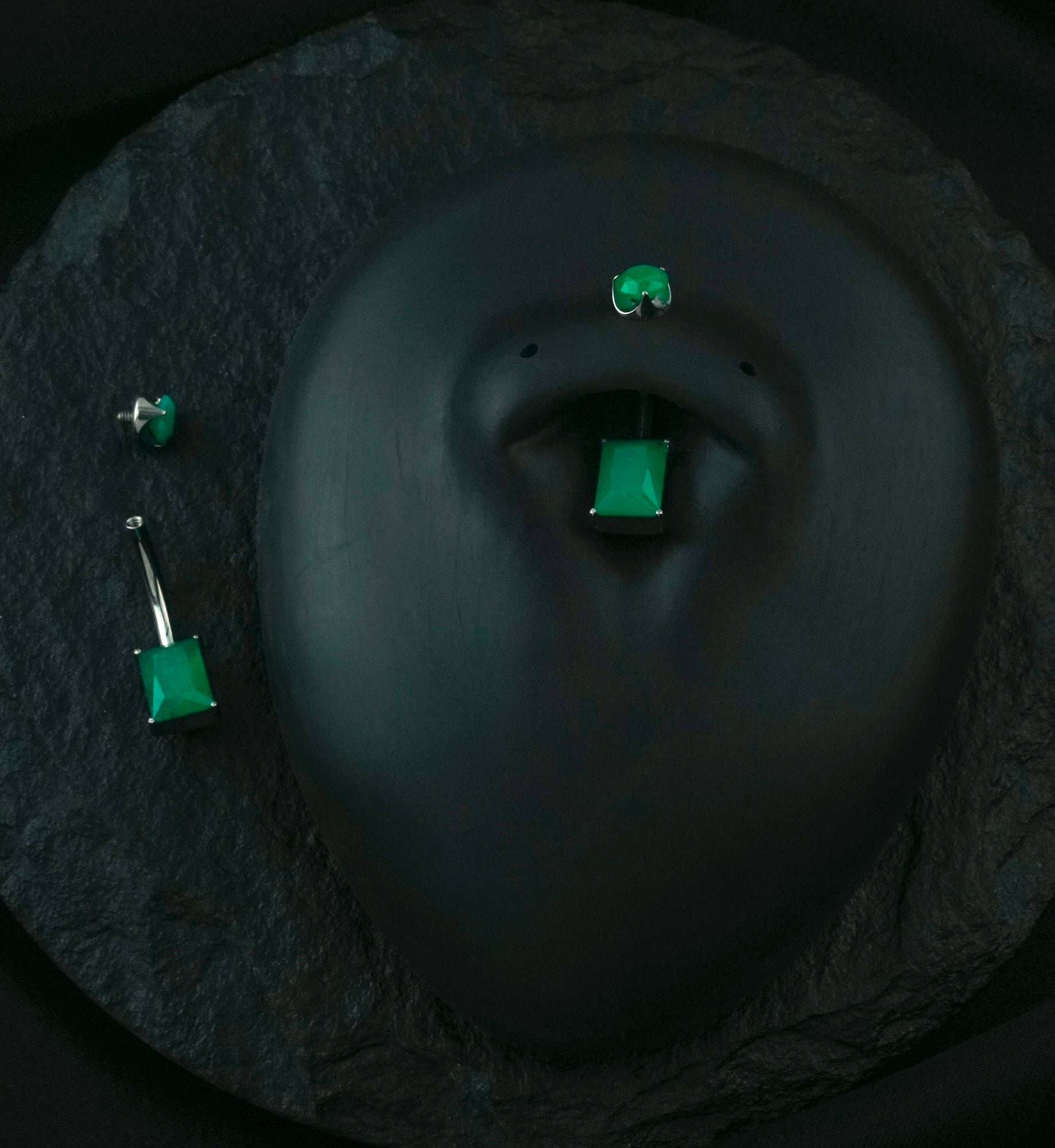 Rectangle Green Onyx Stone Titanium Internally Threaded Belly Button Ring