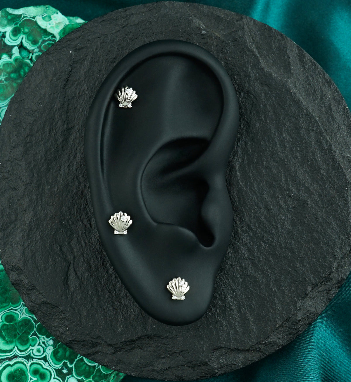 Sea Shell Clear CZ Titanium Threadless Top
