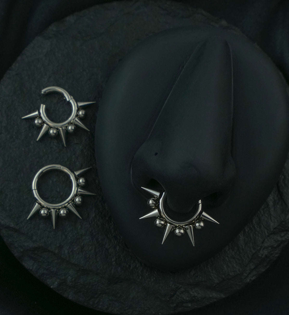 Spike And Ball Stainless Steel Hinged Segment Ring