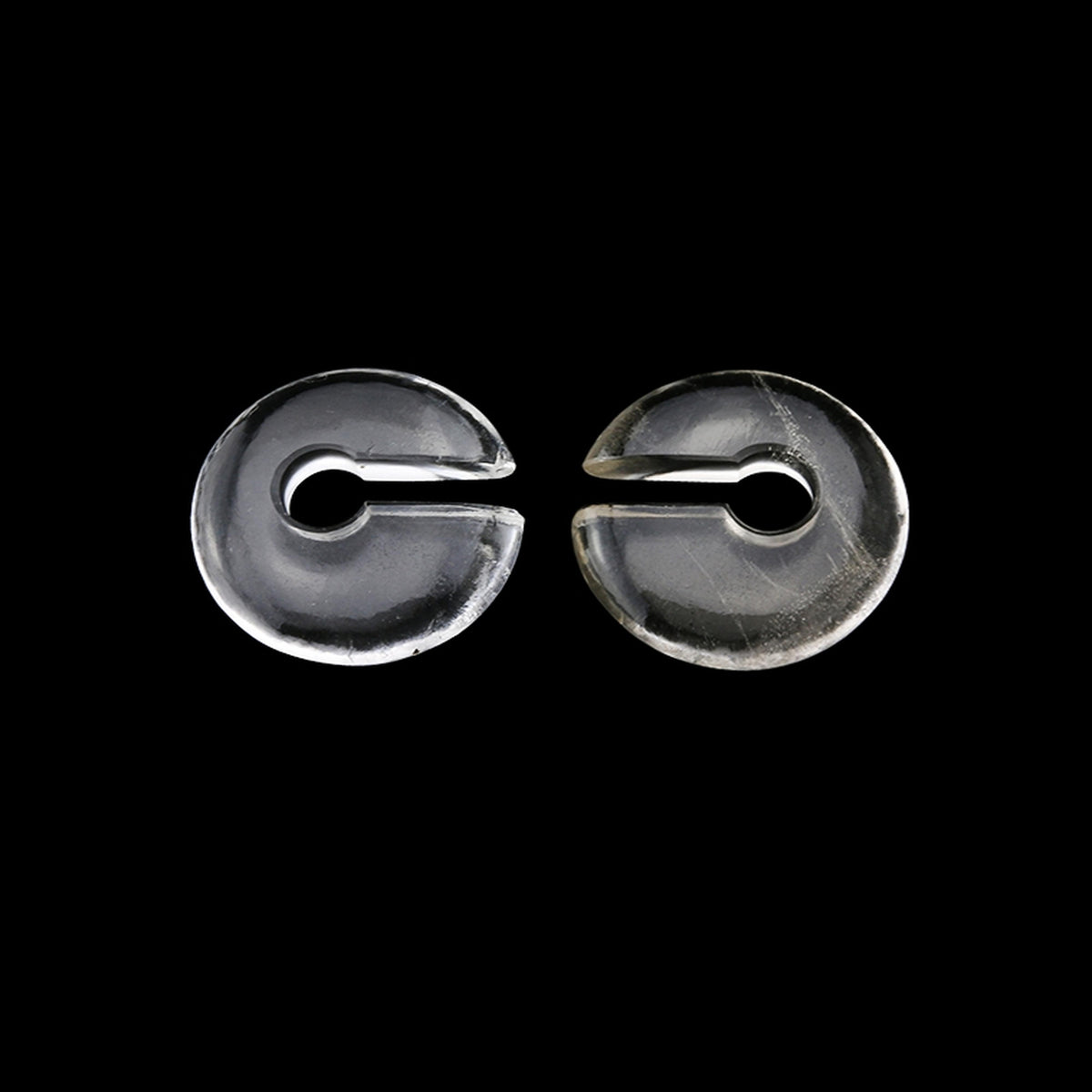 Sold in pairs (2pc) Maryam stone Size: 35mm 1 & 3/8" Weight: 20 grams 7/16" (11mm) or bigger to wear