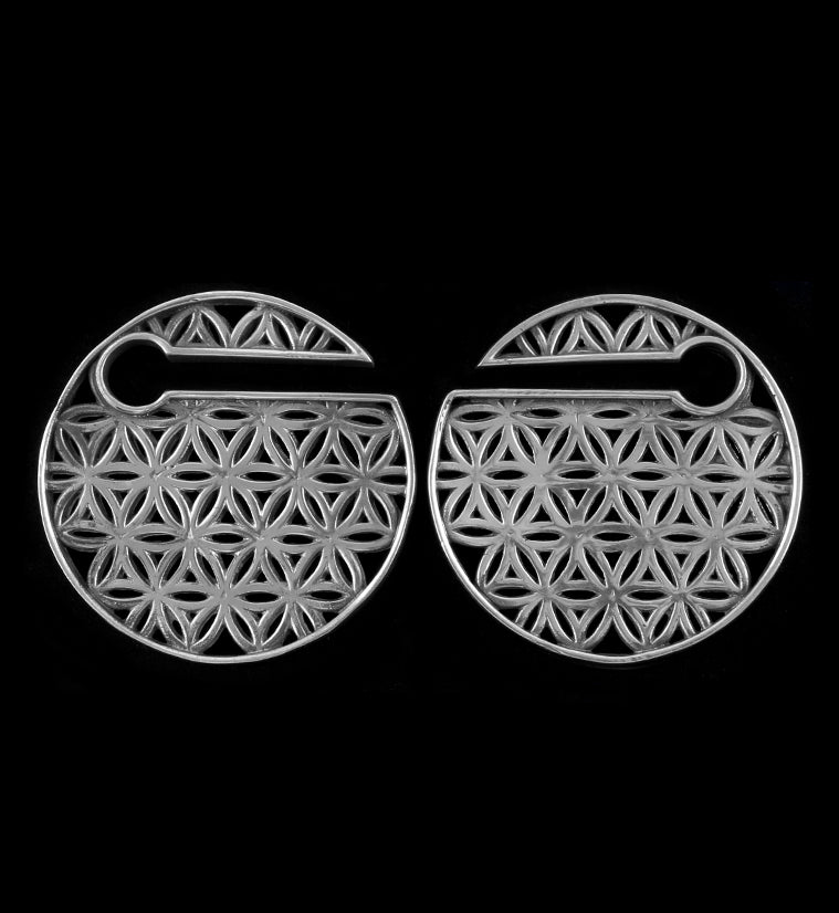 Sold in pairs (2pc) 0G (8mm) or bigger to wear Width: 65mm Height: 65mm 28 grams each Made from white brass